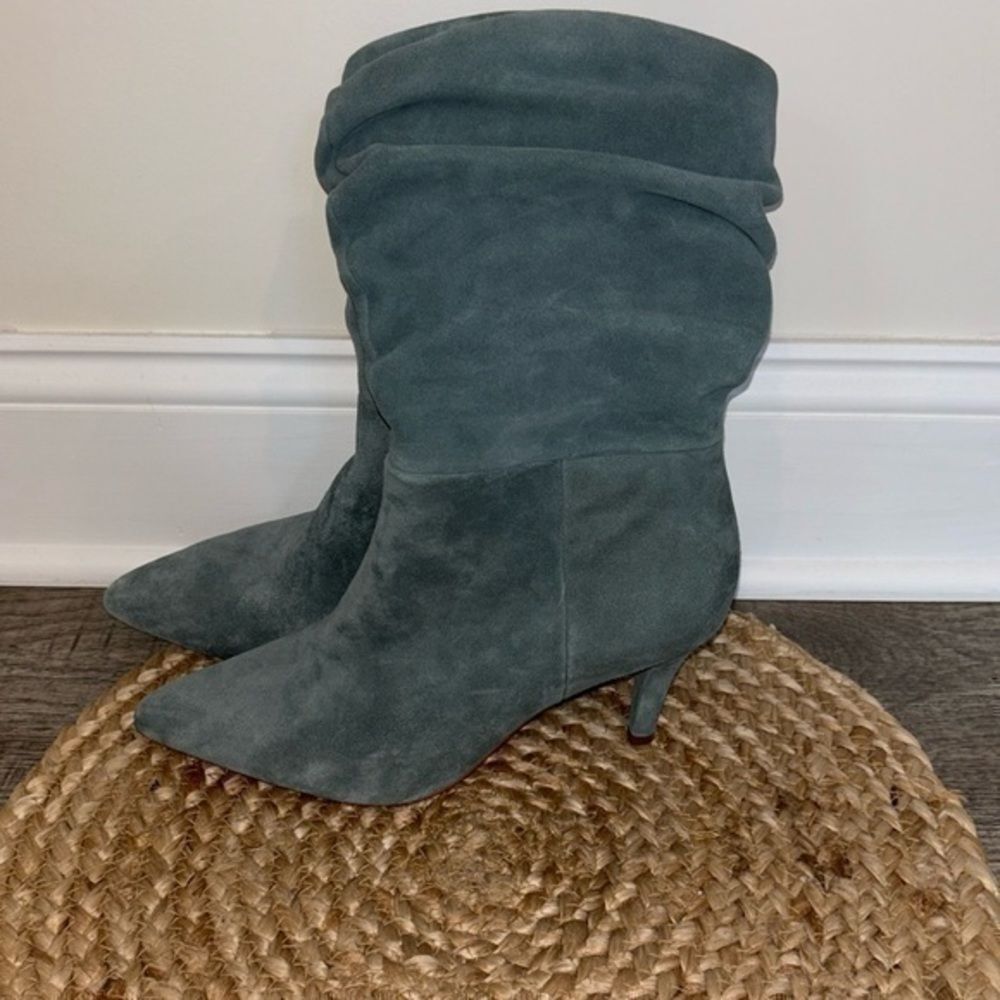 Vince Camuto Women's Sonbela  Suede Boot blue size 8.5